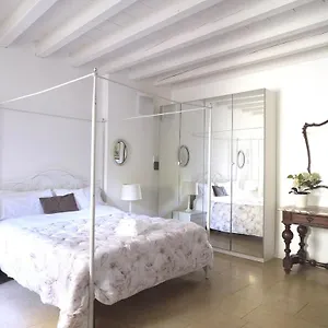 Academia Apart Otel