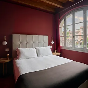 Rego Apartments - Boutique Aparthotel & Serenity Spa With Off-Site Apartments In The Heart Of Bergamo City Center Διαμέρισμα